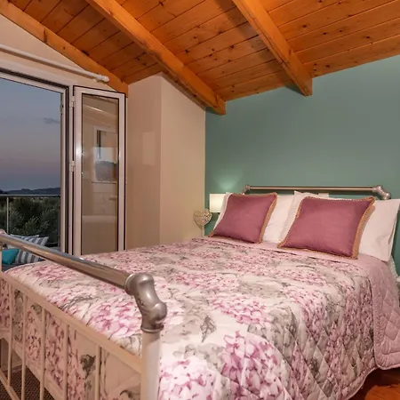 In Zakynthos With Private Pool & Views Lagopodhon