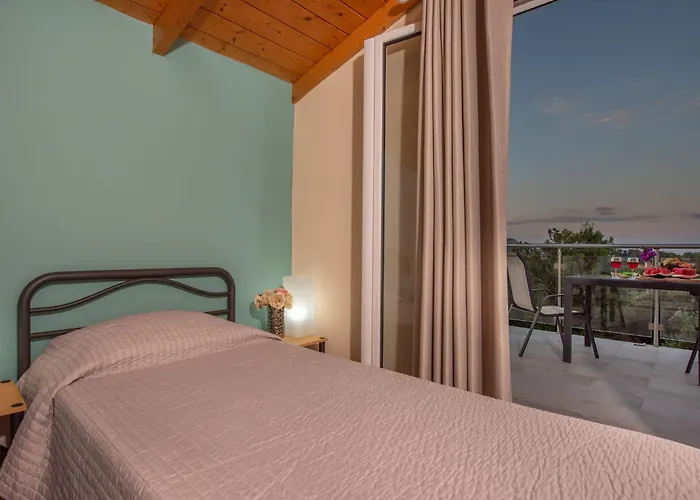 In Zakynthos With Private Pool & Views 빌라
