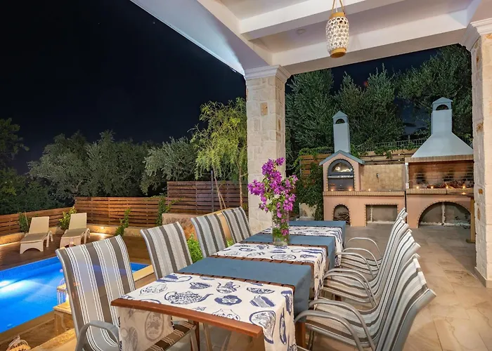 In Zakynthos With Private Pool & Views 빌라 Lagopodhon
