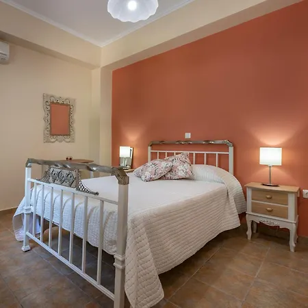 Villa In Zakynthos With Private Pool & Views